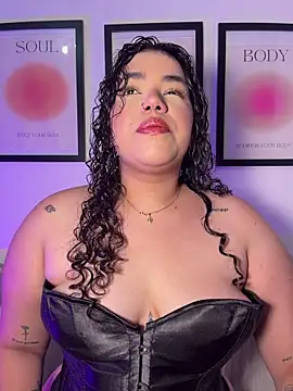 krisstenSantos online show from June 20, 2026, 5:29 pm