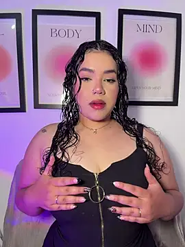 krisstenSantos online show from June 11, 2026, 3:20 pm