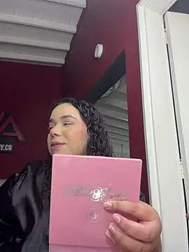 krisstenSantos online show from January 9, 2026, 2:02 pm