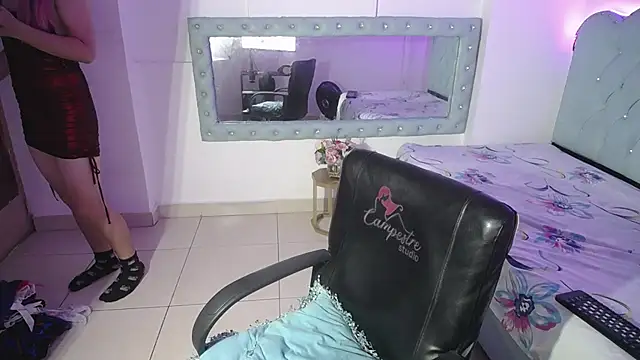 Snapshot of Cordelia_Perlman chatting on October 14, 2025, 12:06 pm Cordelia Perlman online show from October 14, 2025, 12:06 pm