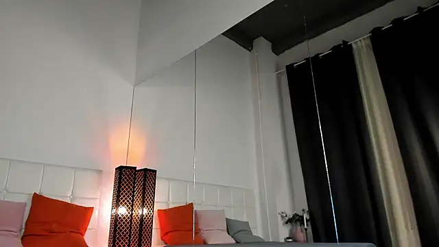 AmiraRees online show from January 12, 2026, 6:42 am