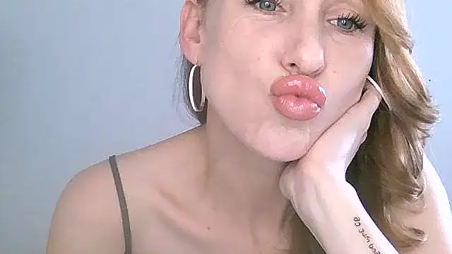 Snapshot of Eliza-Tastys-_ chatting on September 28, 2025, 12:45 pm Eliza-Tastys- online show from September 28, 2025, 12:45 pm