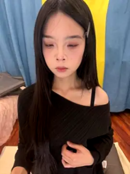 qiqi x online show from December 2, 2025, 1:57 pm