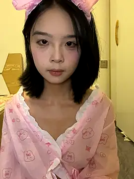 Snapshot of qiqi_x chatting on September 20, 2025, 4:12 pm qiqi x online show from September 20, 2025, 4:12 pm