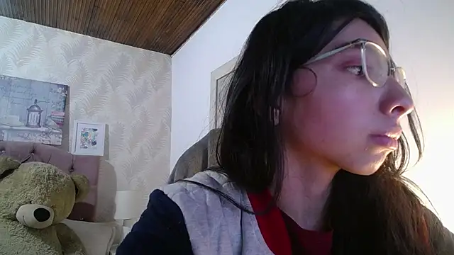 alllyson  online show from December 5, 2025, 8:17 pm