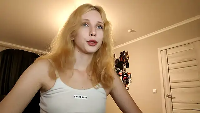 Fafa Fluff online show from October 12, 2025, 3:13 pm