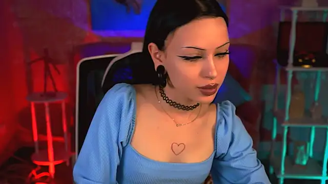 Snapshot of MiaCain chatting on September 24, 2025, 4:57 pm MiaCain online show from September 24, 2025, 4:57 pm