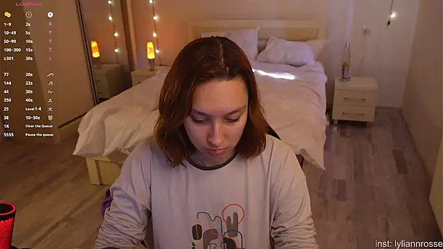 Snapshot of LilyannRosse chatting on November 16, 2025, 7:13 am LilyannRosse online show from November 16, 2025, 7:13 am