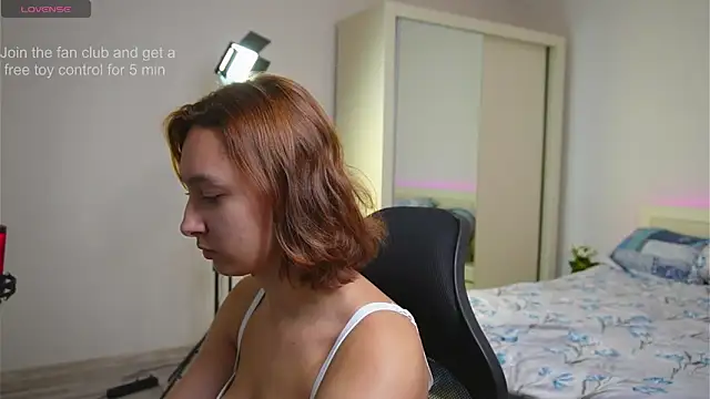 Snapshot of LilyannRosse chatting on October 1, 2025, 7:13 am LilyannRosse online show from October 1, 2025, 7:13 am