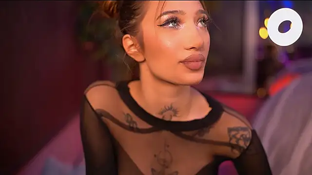 Snapshot of SiennaJayden chatting on November 11, 2025, 7:08 pm SiennaJayden online show from November 11, 2025, 7:08 pm