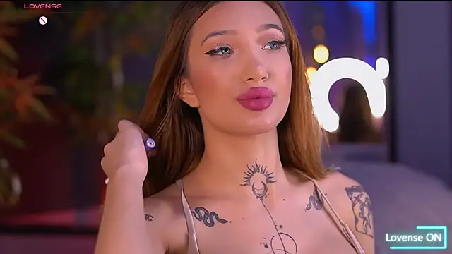 Snapshot of SiennaJayden chatting on November 13, 2025, 7:29 pm SiennaJayden online show from November 13, 2025, 7:29 pm