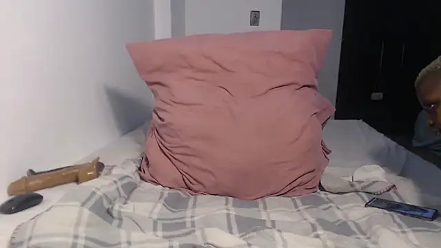 lady-zeei online show from March 28, 2026, 6:09 pm