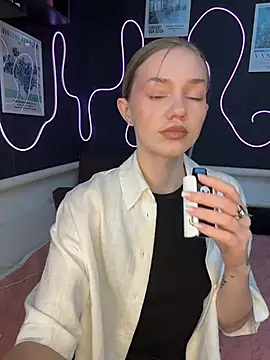 MilaMoone online show from February 28, 2026, 10:59 am