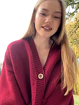 MilaMoone online show from November 16, 2025, 10:53 am