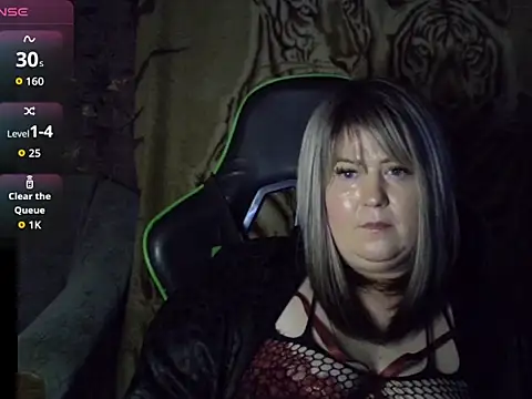 YuliiaSan online show from November 10, 2025, 4:23 pm