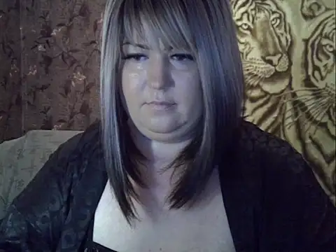 YuliiaSan online show from December 20, 2025, 9:06 pm