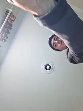 Snapshot of Bottz777 chatting on November 14, 2025, 11:58 am Bottz777 online show from November 14, 2025, 11:58 am