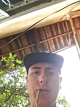 Snapshot of Bottz777 chatting on October 15, 2025, 4:37 pm Bottz777 online show from October 15, 2025, 4:37 pm