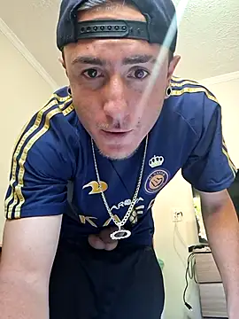 Snapshot of Bottz777 chatting on November 25, 2025, 4:29 pm Bottz777 online show from November 25, 2025, 4:29 pm