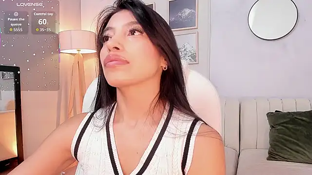 Tiffany Low online show from January 15, 2026, 3:26 pm