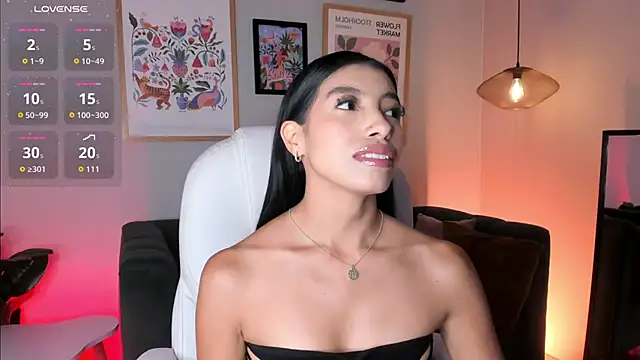 Tiffany Low online show from May 22, 2026, 1:53 pm