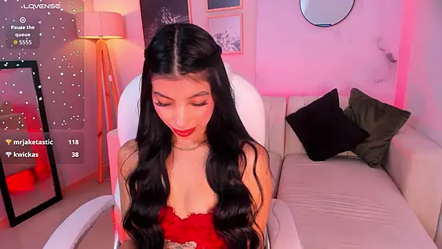 Tiffany Low online show from February 14, 2026, 1:33 pm