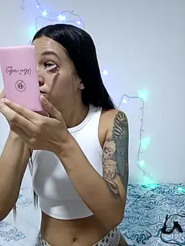 Snapshot of MiQeilaSweet chatting on March 1, 2026, 7:03 pm MiQeilaSweet online show from March 1, 2026, 7:03 pm