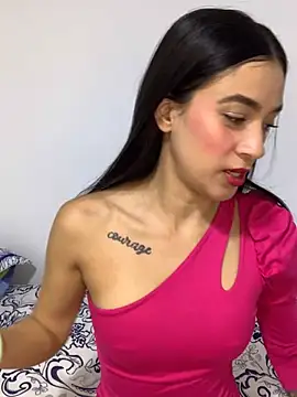 MiQeilaSweet online show from May 11, 2026, 6:49 pm