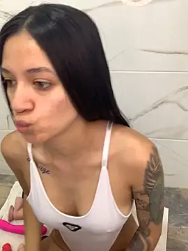 Snapshot of MiQeilaSweet chatting on March 13, 2026, 4:56 pm MiQeilaSweet online show from March 13, 2026, 4:56 pm