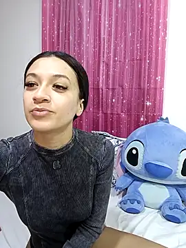 Snapshot of MiQeilaSweet chatting on March 27, 2026, 8:43 pm MiQeilaSweet online show from March 27, 2026, 8:43 pm