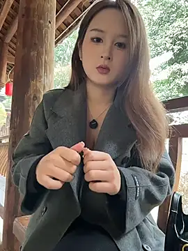 yuki june online show from February 9, 2026, 8:45 am