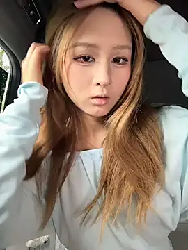 yuki june online show from May 8, 2026, 8:07 am