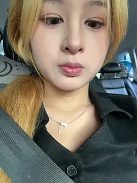 yuki june online show from October 26, 2025, 8:48 am