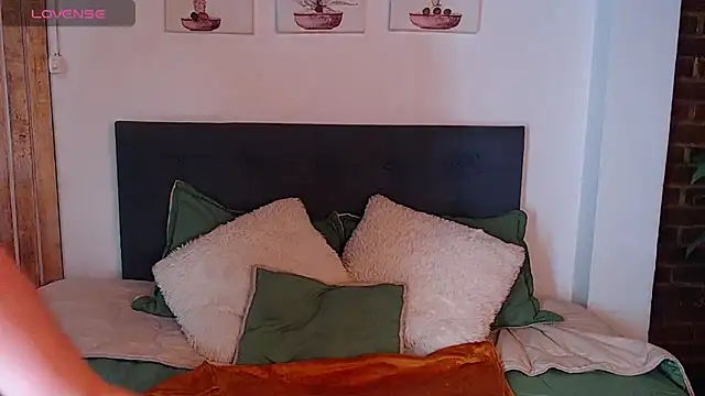 Andrea secret  online show from December 4, 2025, 2:49 pm