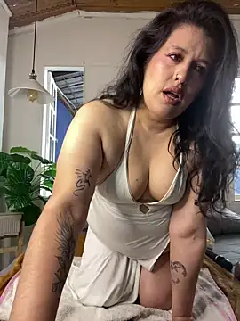 Andrea secret  online show from May 20, 2026, 1:52 pm