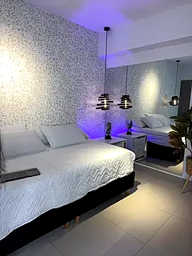 EMILIIA RICHTER   online show from October 16, 2025, 8:06 pm