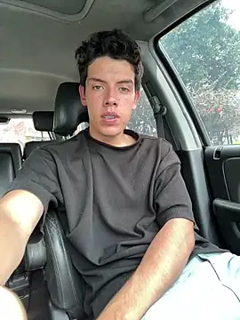 mattebret11 online show from October 28, 2025, 4:50 pm