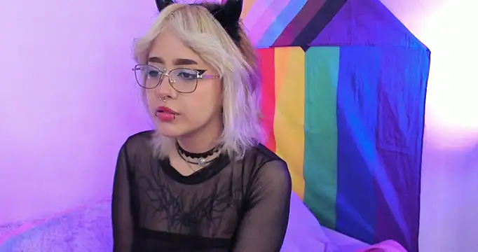 Snapshot of NekoWaifu chatting on September 30, 2025, 12:33 pm NekoWaifu online show from September 30, 2025, 12:33 pm
