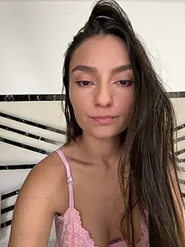 Snapshot of MiaKane99 chatting on February 14, 2026, 2:34 am MiaKane99 online show from February 14, 2026, 2:34 am