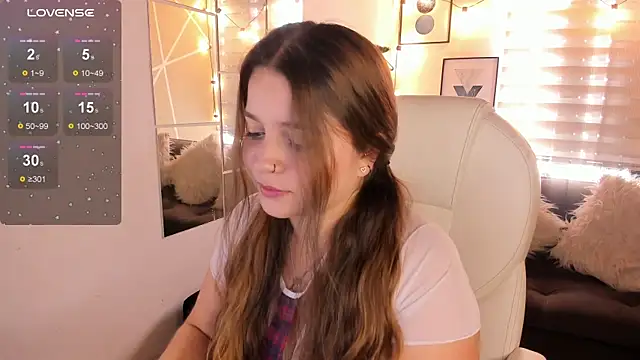 sophiee09  online show from April 8, 2026, 1:34 pm