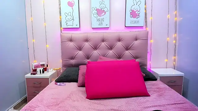 Issaa Tyler online show from November 28, 2025, 4:23 am