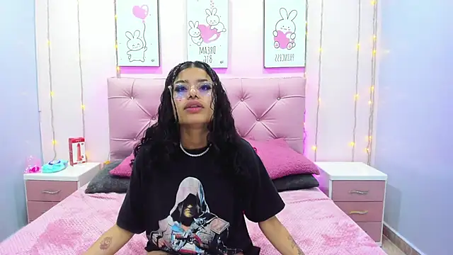 Issaa Tyler online show from November 6, 2025, 2:59 am