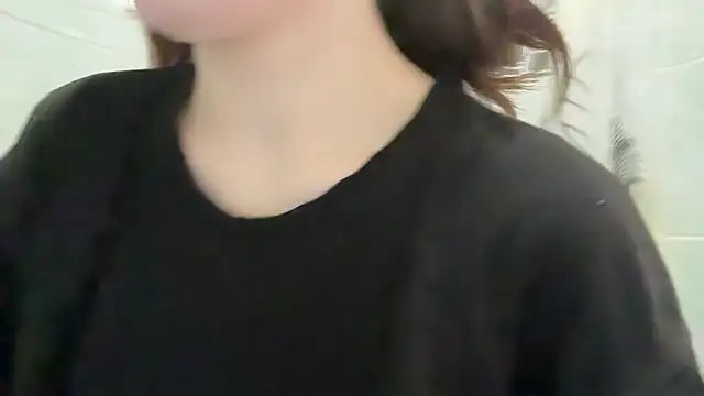 Snapshot of MargarettNewbie chatting on October 5, 2025, 4:14 am MargarettNewbie online show from October 5, 2025, 4:14 am