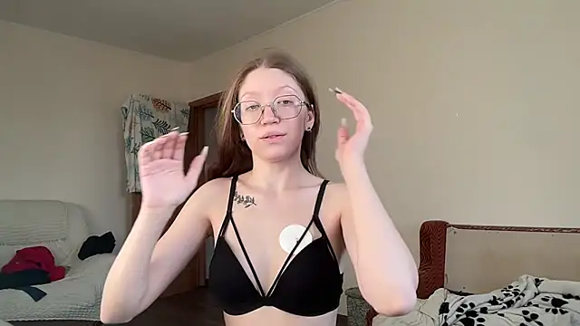 Snapshot of MargarettNewbie chatting on October 8, 2025, 4:14 am MargarettNewbie online show from October 8, 2025, 4:14 am