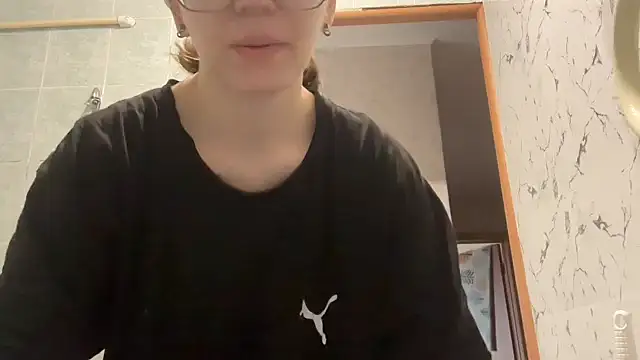 Snapshot of MargarettNewbie chatting on September 27, 2025, 4:07 am MargarettNewbie online show from September 27, 2025, 4:07 am