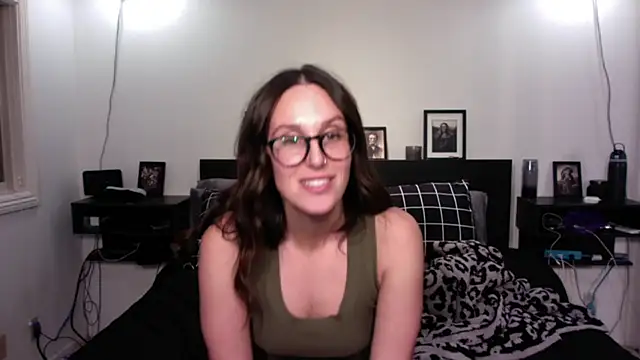 annmarieferrara online show from December 18, 2025, 3:44 am