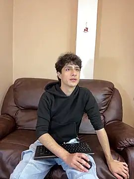 Xam Collen online show from December 15, 2025, 5:08 pm