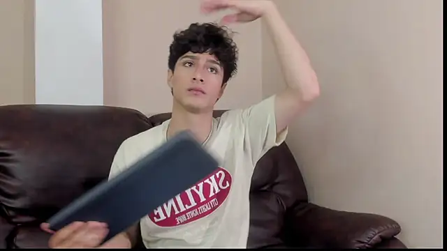 Xam Collen online show from December 2, 2025, 3:47 pm