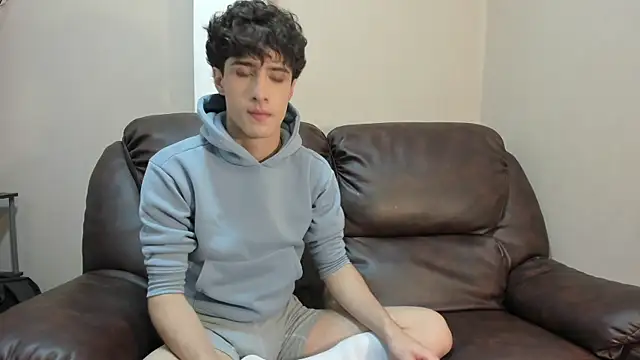 Xam Collen online show from November 1, 2025, 3:17 pm