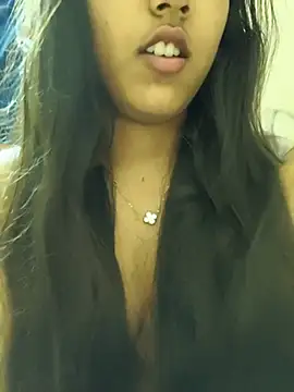 reetika6375 online show from June 10, 2026, 12:01 am